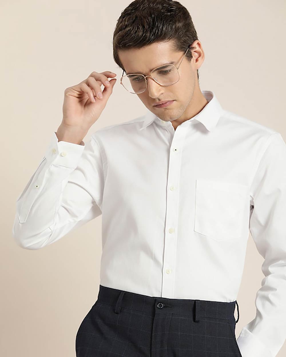 Invictus Men White Slim Fit Solid Pure Cotton Formal Shirt